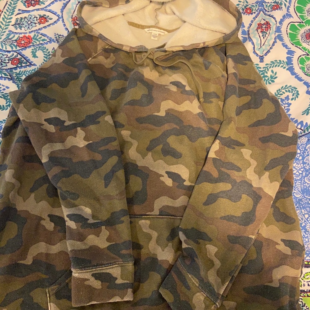 American eagle Camo sweatshirt